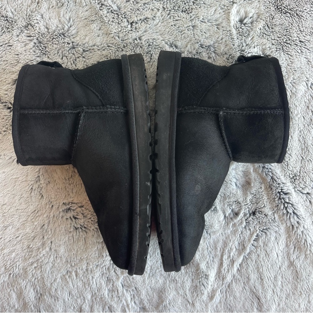 UGG Black Classic Mini II Boot Size 7.0 - Picture 7 of 13